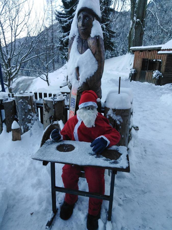 Smucarska Koca Bed and Breakfast Kotlje Buitenkant foto